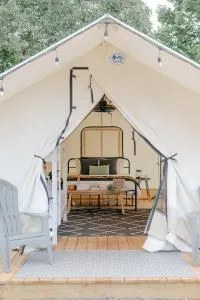 Luxury Glamping Tents @ Lake Guntersville State Park - Centre