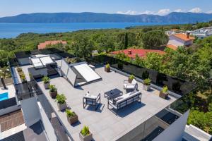 Modern Holiday House Jadranka With Pool - Happy Rentals