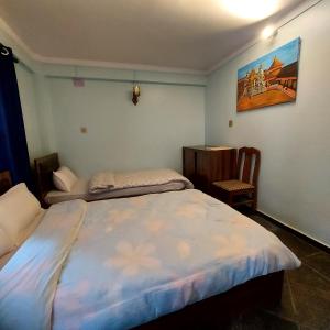 Luniva Restaurant And Guest House