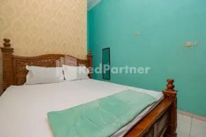 Hotel Wisata Ziarah Sunan Bonang Syariah Mitra RedDoorz - Jembel