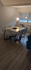 Appartements ++++ CENTRAL DUPLEX RENOVE 5 PIECES 150M2 A 8 MN DE LA PLACE DALTON ++++ : photos des chambres