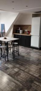 ++++ CENTRAL DUPLEX RENOVE 5 PIECES 150M2 A 8 MN DE LA PLACE DALTON ++++