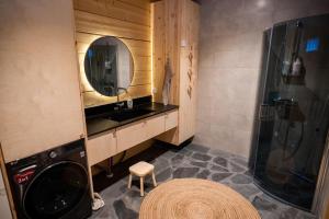 Uusi hirsimökki 7 henkilölle