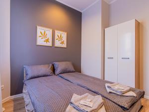 Eiffel Elegance - Stylish Sofia Apartment