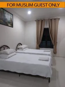 Yasmeen Studio Roomstay Kijal - Room 1 - FOR TWO PERSON ISLAM GUEST ONLY - Kampong Telok Kalong