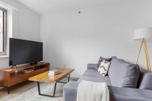 Sparkling Midtown Studio w Gym nr Times Sq NYC-228