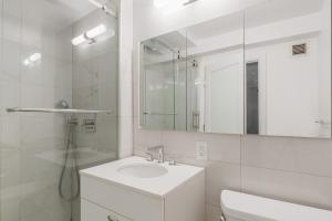 Sparkling Midtown Studio w Gym nr Times Sq NYC-228