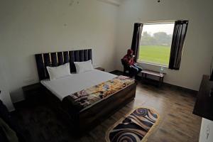 Hotel SD Grand Palace, Mant Raya Road, Mant, Nearby Vrindavan, Mathura