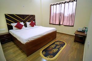 Hotel SD Grand Palace, Mant Raya Road, Mant, Nearby Vrindavan, Mathura