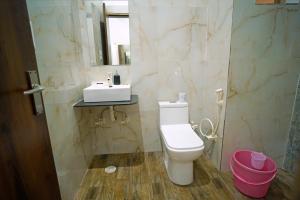 Hotel SD Grand Palace, Mant Raya Road, Mant, Nearby Vrindavan, Mathura