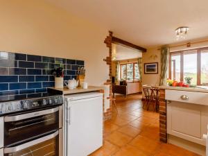 3 bed in Worcester CC099