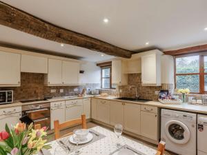 3 Bed in Barnstaple 60511
