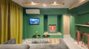 Theoni Luxury Apartment - Planitéron