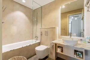 Luxury 2BR Burj View Paramount