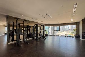 Luxury 2BR Burj View Paramount