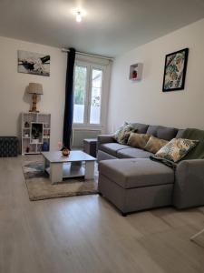 Cocooning House 204 Suite Green- Superb studio Aéroport PARIS Roissy CDG, Parc ASTERIX, Château de CHANTILLY, STADE DE FRANCE