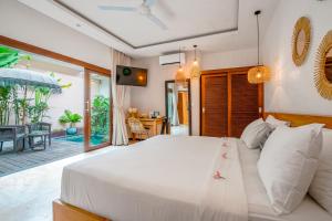 Frangipani Villa Kuning at Berawa