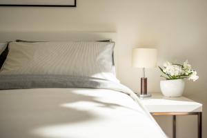 GuestHost - Sanremo Seaview Terrace Mini Flat