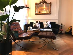 Montmartre Parisian Apartment - Full 51 m2