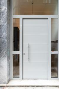 Twin Heights Retro Home for 3 by Filos Inc