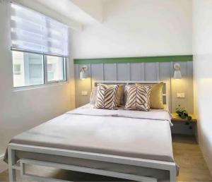 BGC - Two Bedroom Condo with Game Room with 400mbps WiFi- 09