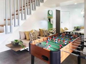 BGC - Two Bedroom Condo with Game Room with 400mbps WiFi- 09