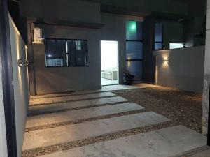 Casa com piscina e espaço gourmet 300m do mar