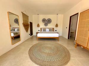 Beach view 2BR Villa Nam with pool, Seseh beach