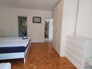 Apartment with SeaView and Garden for 6