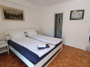 Apartment with SeaView and Garden for 6