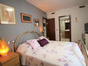 Apartamento con Terraza y Parking a 400m de la Playa del Port en Llançà - ES-228-156