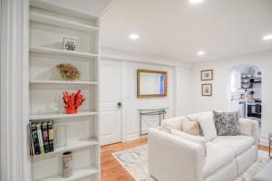 New22 Garden Apartment Historic