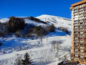 Les Aiguilles dArves - Vue montagne à au Corbier