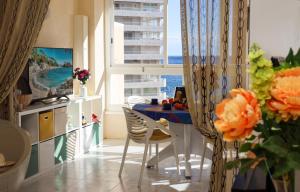 Vainilla, piscina y acceso directo a la playa