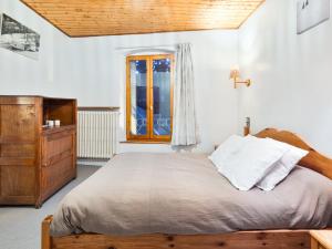 Charmant 2 Pièces avec Piscine Été, Balcon et Parking Privé à 300m des Pistes - FR-1-762-6