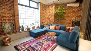 Modern and Spacious 3-Bedroom Entire House