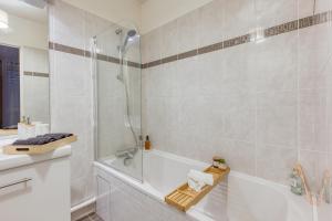 Metro - Ascenseur - Parking - Wifi - 4 pers - Easy Check IN