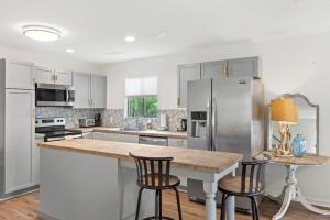 Nest & Nook, Hot Tub, Fire pit, Deck, Yard, close to lake