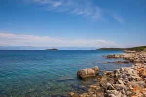 MY DALMATIA - Sea view holiday home Sestrunj with private Jacuzzi