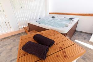 MY DALMATIA - Sea view holiday home Sestrunj with private Jacuzzi