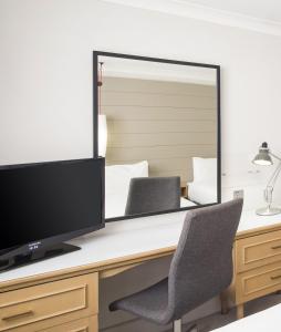 Standard Room room in Holiday Inn Peterborough West an IHG Hotel