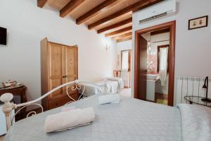 Habitación Triple con vistas al jardín