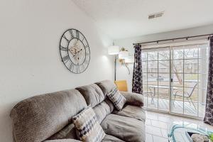 Entertainers Landing, Unit 3