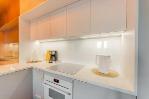 Blue Marine Apartment by BookingHost