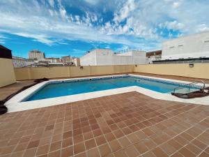 Beautiful & Cozy Apart. Pool & Parking-Downtown