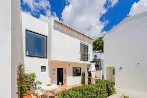 Stunning 3 bed Villa in Vale do Lobo with Resort Membership 3 mins From Beach and Golf - لولي