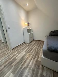 Schöne, moderne Wohnung mit Waldblick & Parkplatz