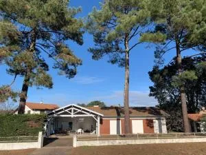 Villa piscine bord de foret - 米米藏