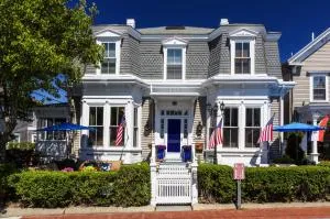 Prince Albert Guest House, Provincetown - Провинстаун