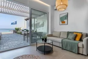 Bluetique Seaside Suites - Kalóyeroi